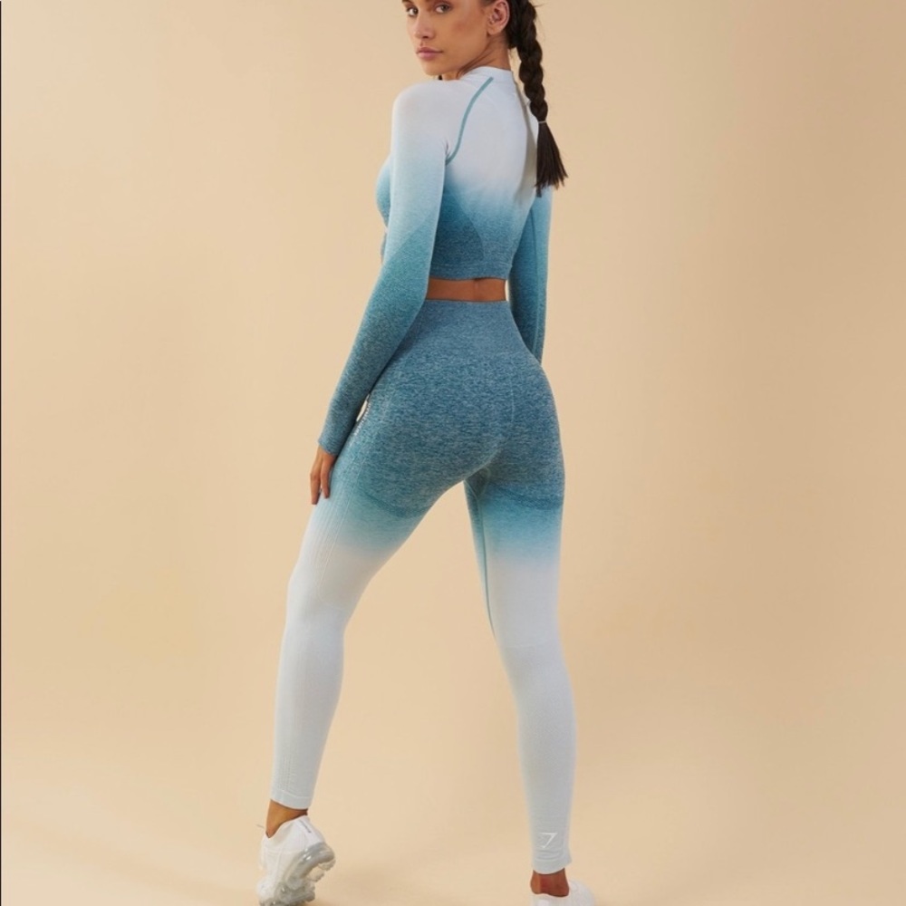 Gymshark blue and white ombré set